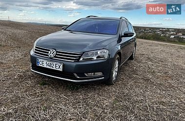 Універсал Volkswagen Passat 2012 в Бояни