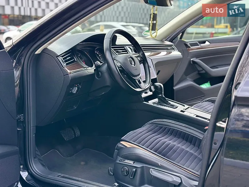 Volkswagen Passat 2018 VIN WVWZZZ3CZKE003236 фото оголошення 18 з 59