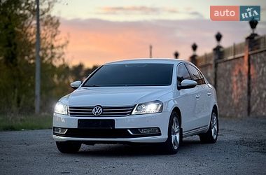 Седан Volkswagen Passat 2011 в Житомирі