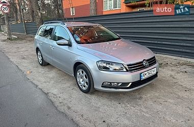 Універсал Volkswagen Passat 2011 в Ірпені