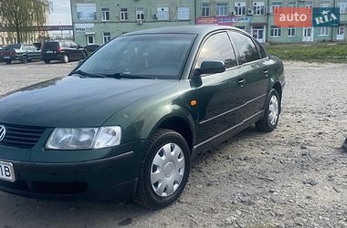Седан Volkswagen Passat 1997 в Бердичеві