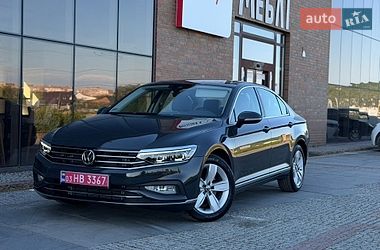 Седан Volkswagen Passat 2020 в Мукачево