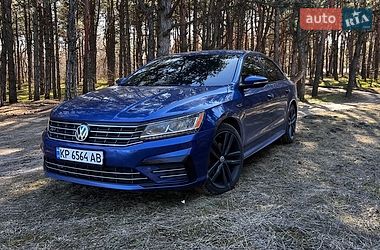Седан Volkswagen Passat 2017 в Запорожье