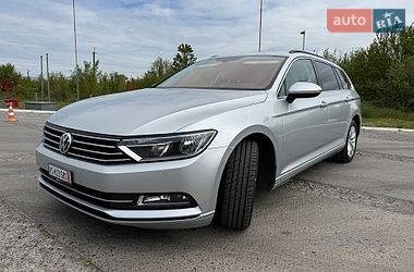 Універсал Volkswagen Passat 2016 в Ужгороді