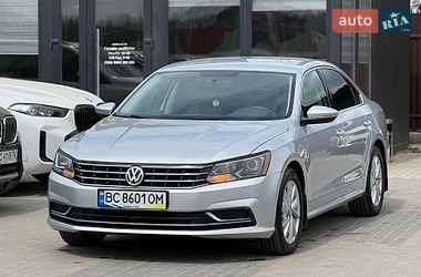 Седан Volkswagen Passat 2015 в Львові