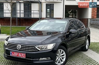 Седан Volkswagen Passat 2017 в Самборі