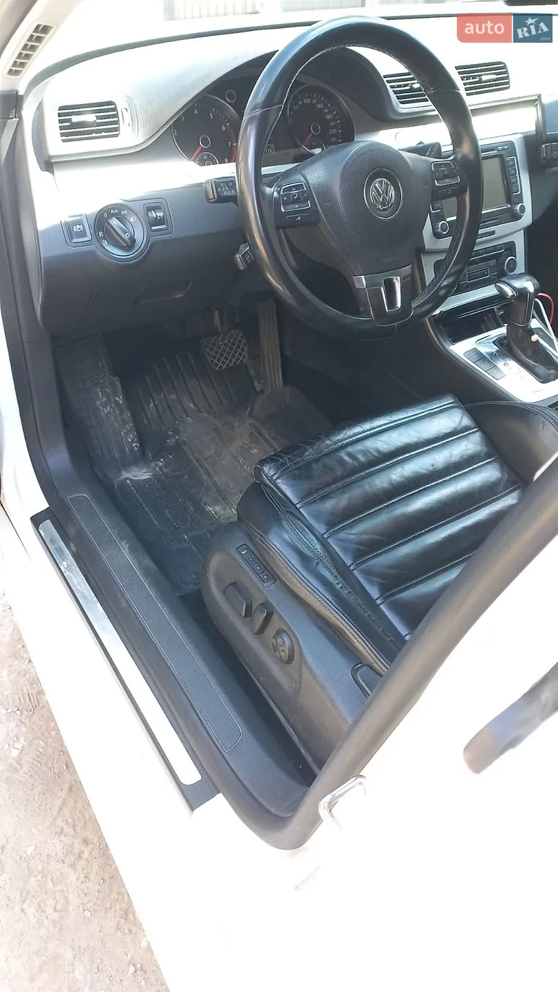 2010 Volkswagen Passat - мініатюра 5