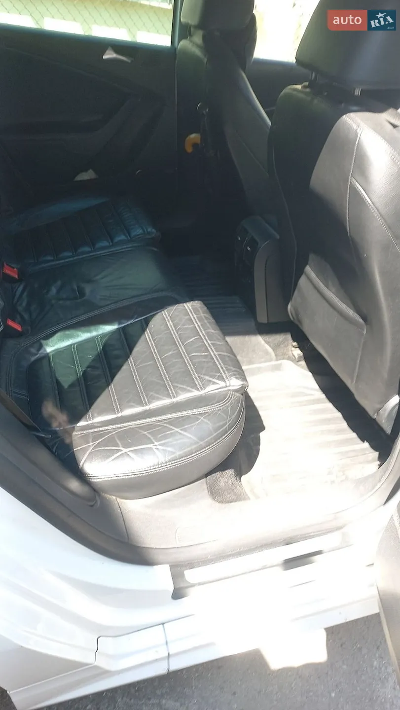 2010 Volkswagen Passat - мініатюра 7