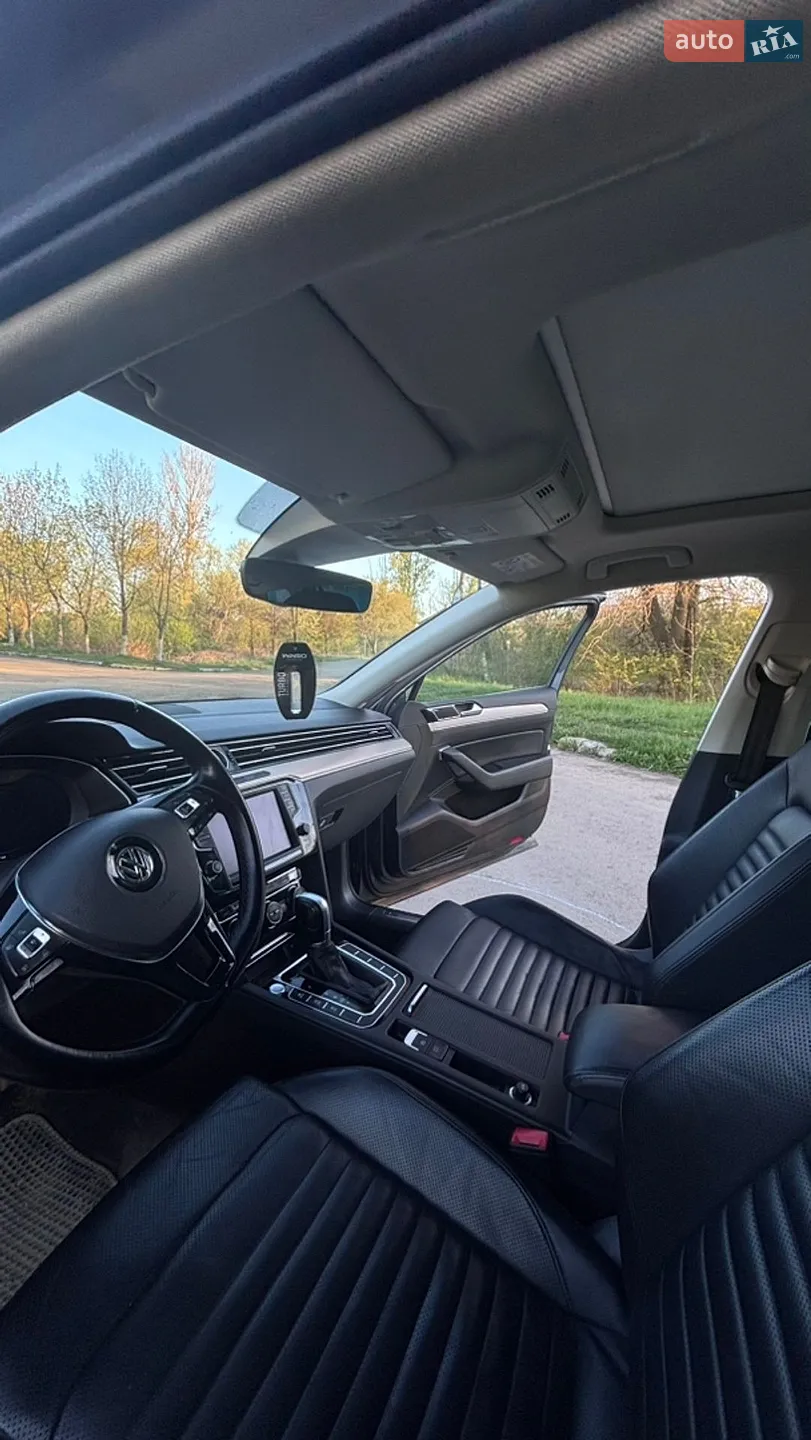 2017 Volkswagen Passat - мініатюра 12