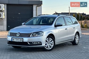 Универсал Volkswagen Passat 2013 в Ровно