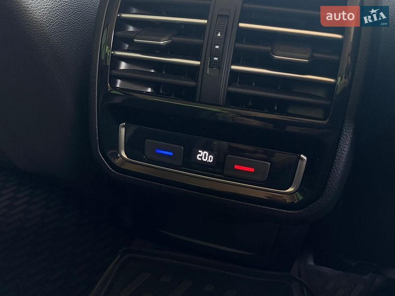 Седан Volkswagen Passat 2017 в Одессе