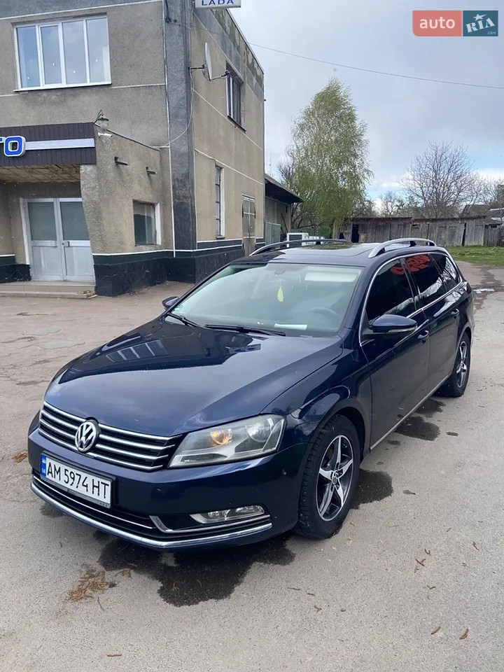 2010 Volkswagen Passat - мініатюра 12