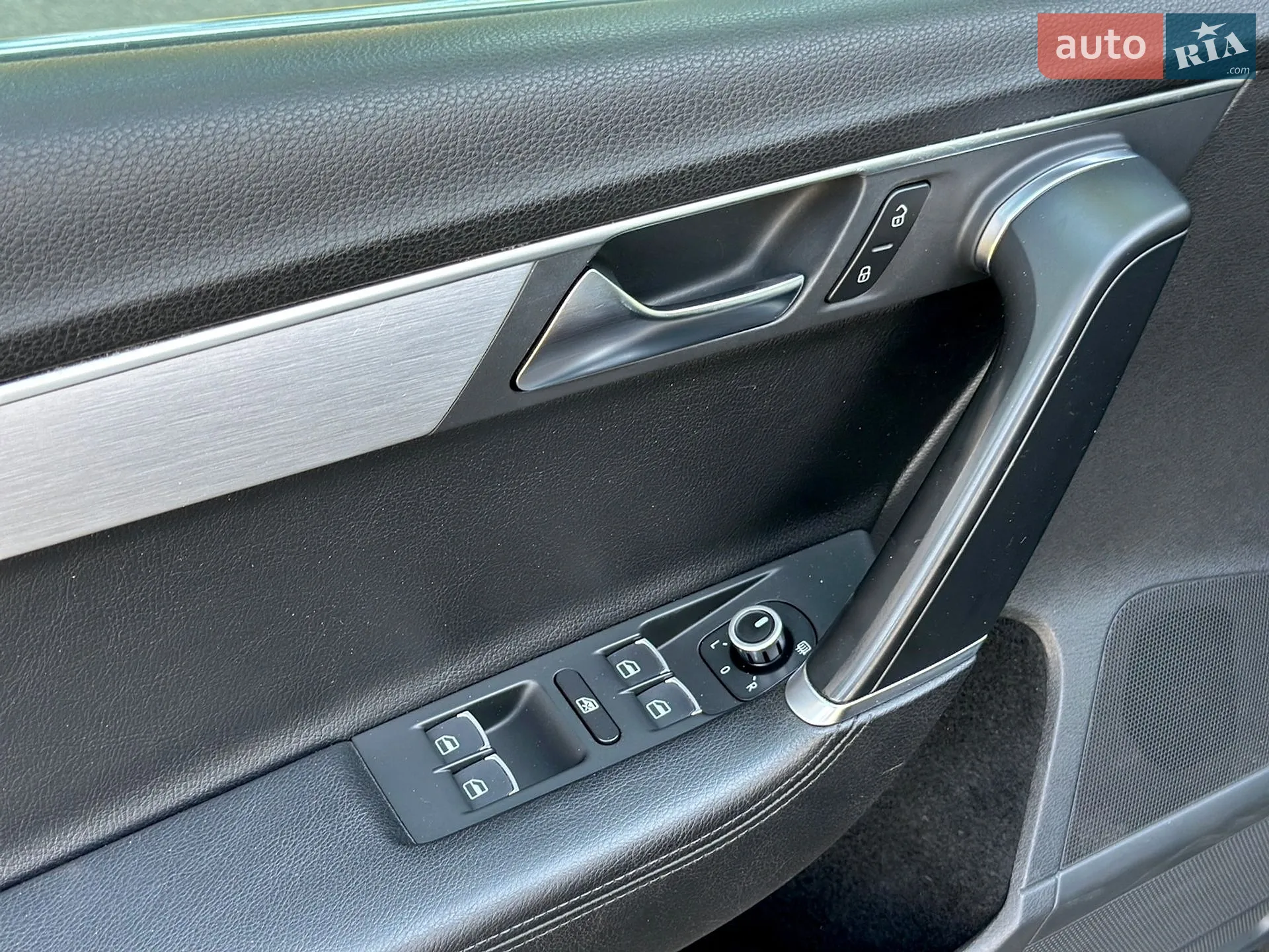 2011 Volkswagen Passat - мініатюра 21