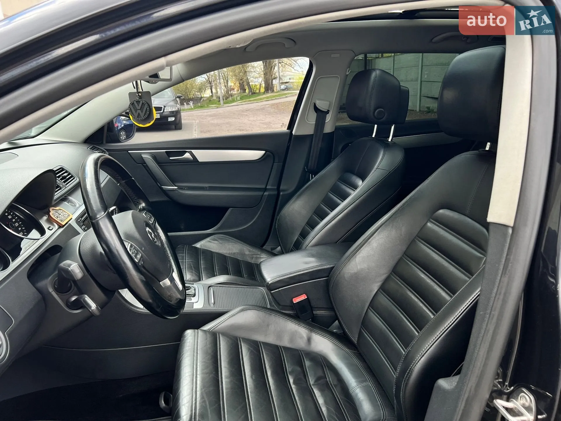 2011 Volkswagen Passat - мініатюра 13