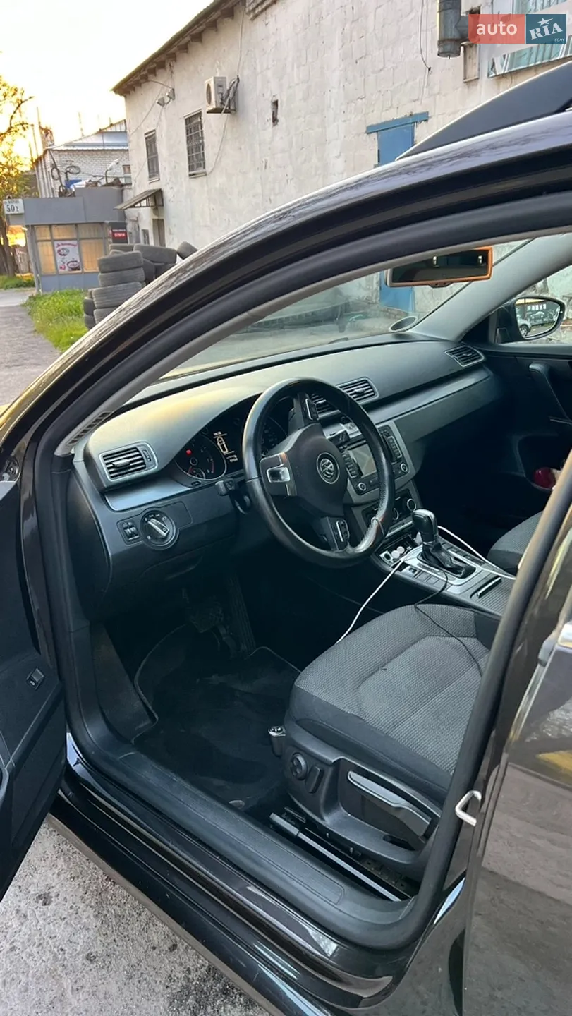 2011 Volkswagen Passat - мініатюра 8