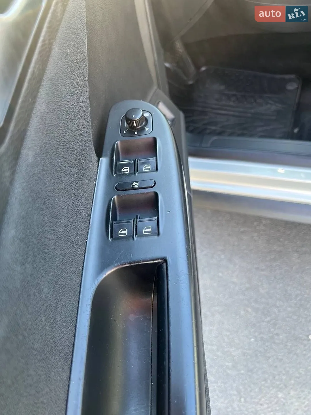2010 Volkswagen Passat - мініатюра 13
