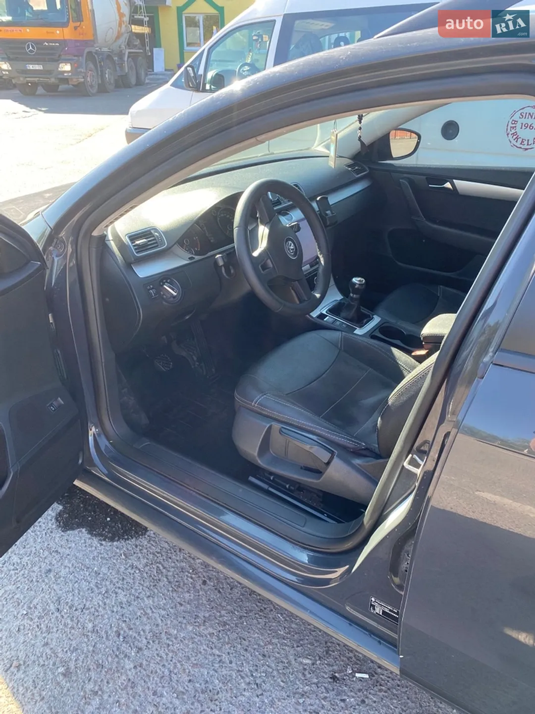 2010 Volkswagen Passat - мініатюра 3