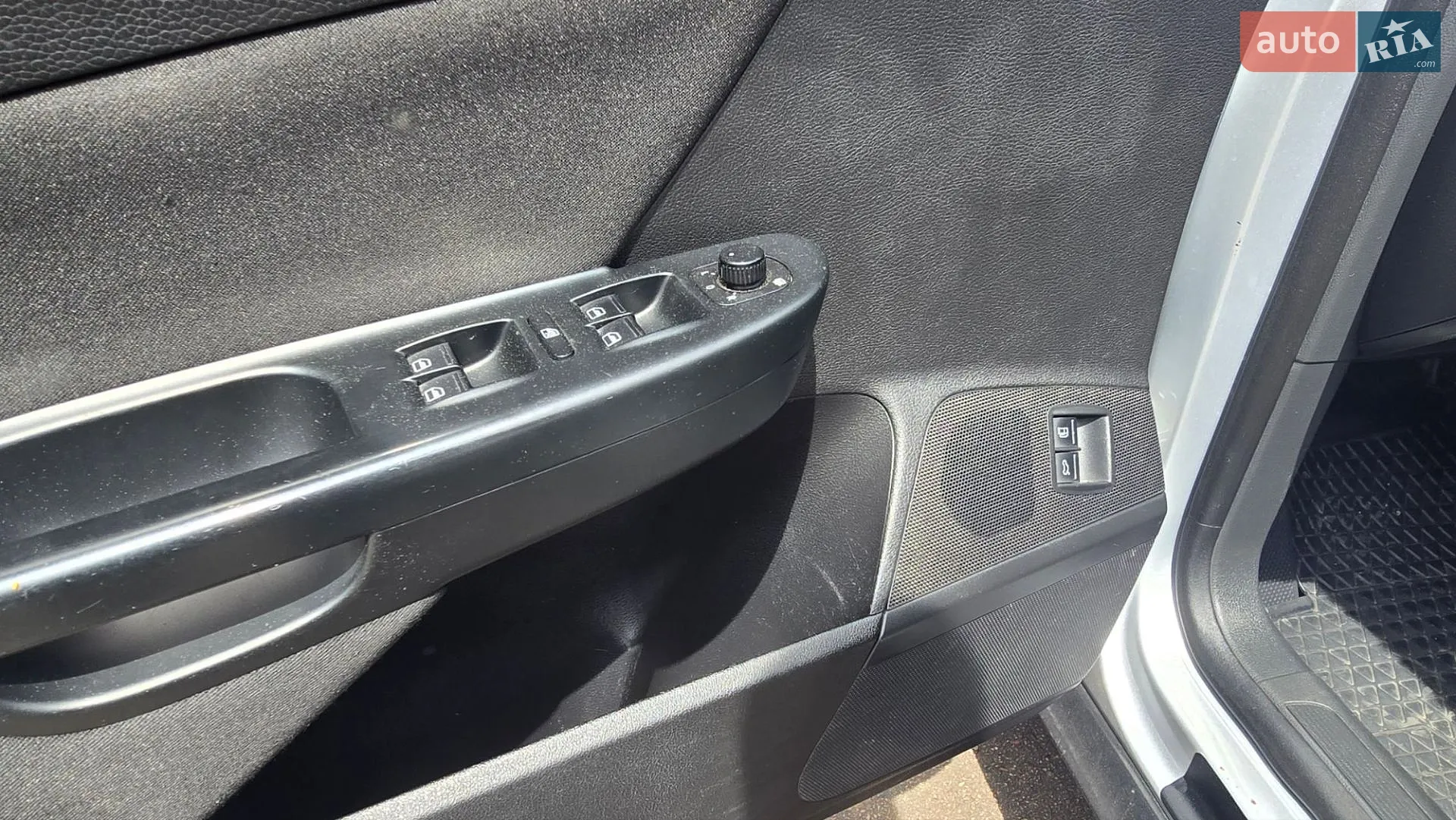 2010 Volkswagen Passat - мініатюра 27