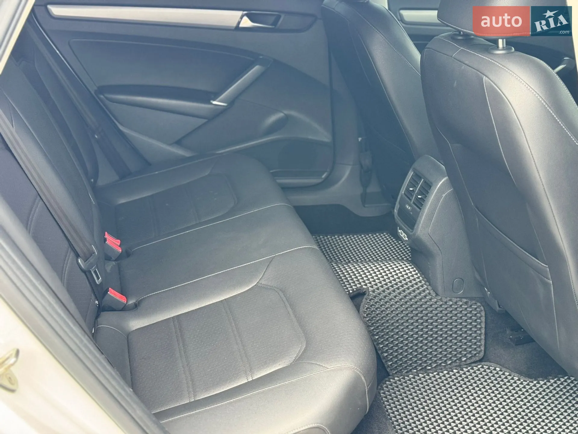 2019 Volkswagen Passat - мініатюра 26