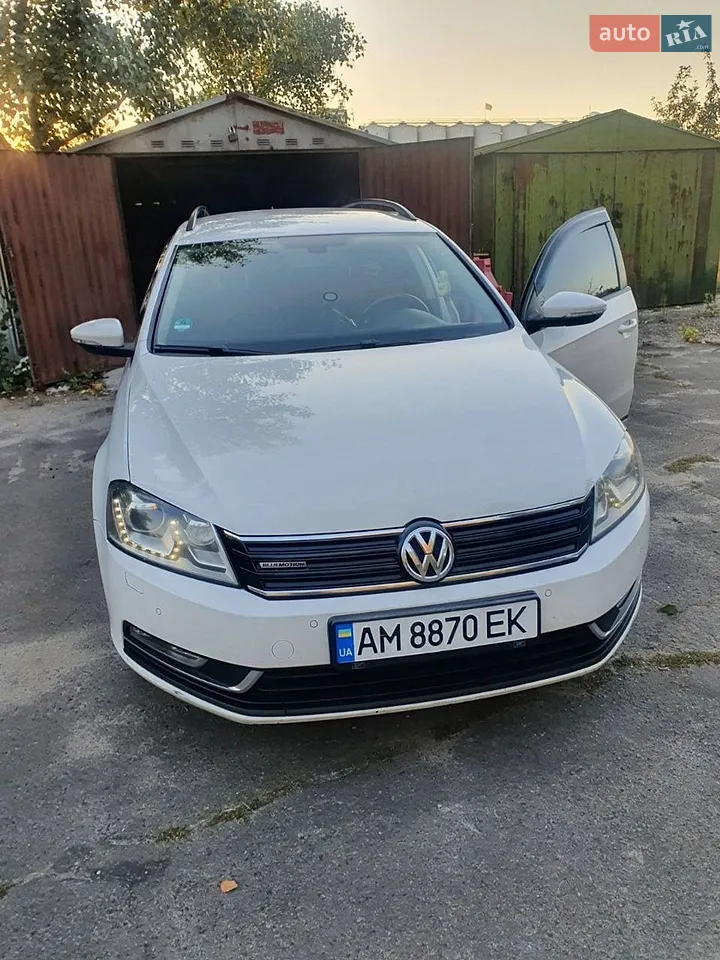 2010 Volkswagen Passat - мініатюра 23