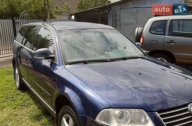 Універсал Volkswagen Passat 2004 в Кельменцях