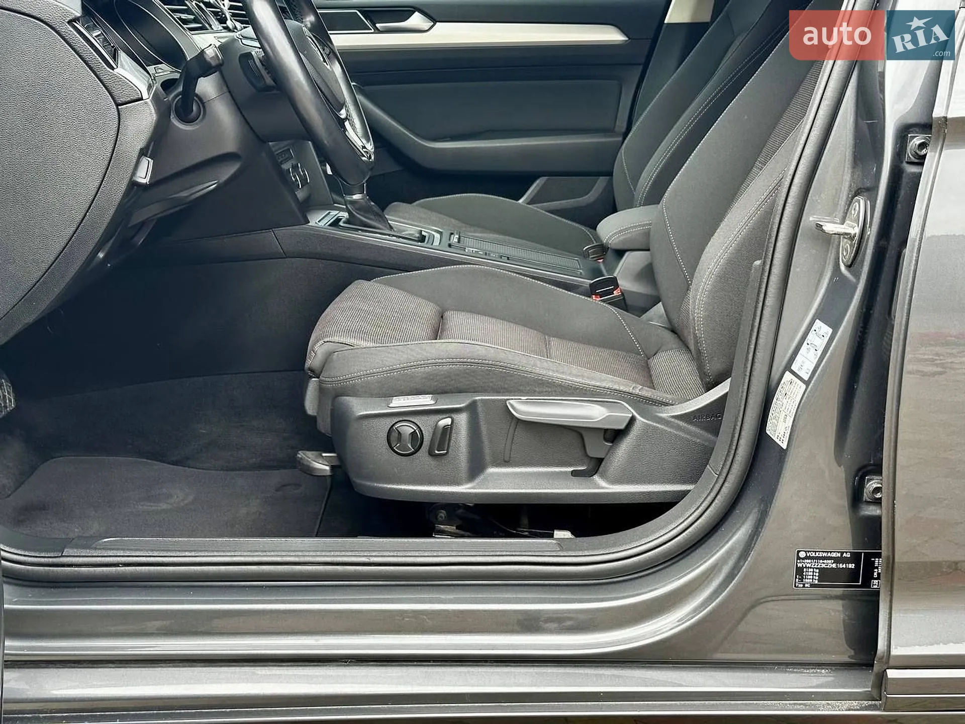 2017 Volkswagen Passat - мініатюра 34