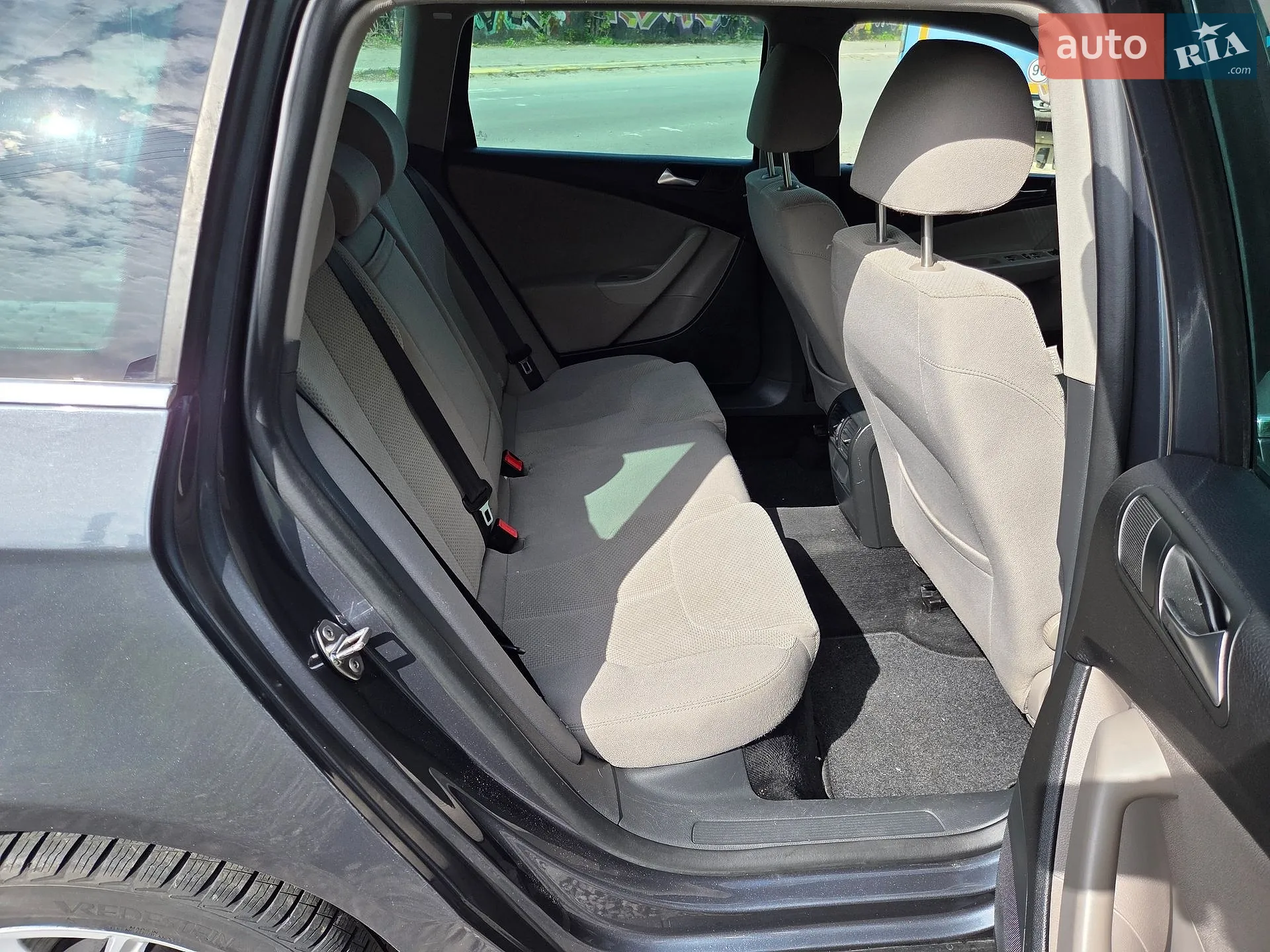 2010 Volkswagen Passat - мініатюра 20