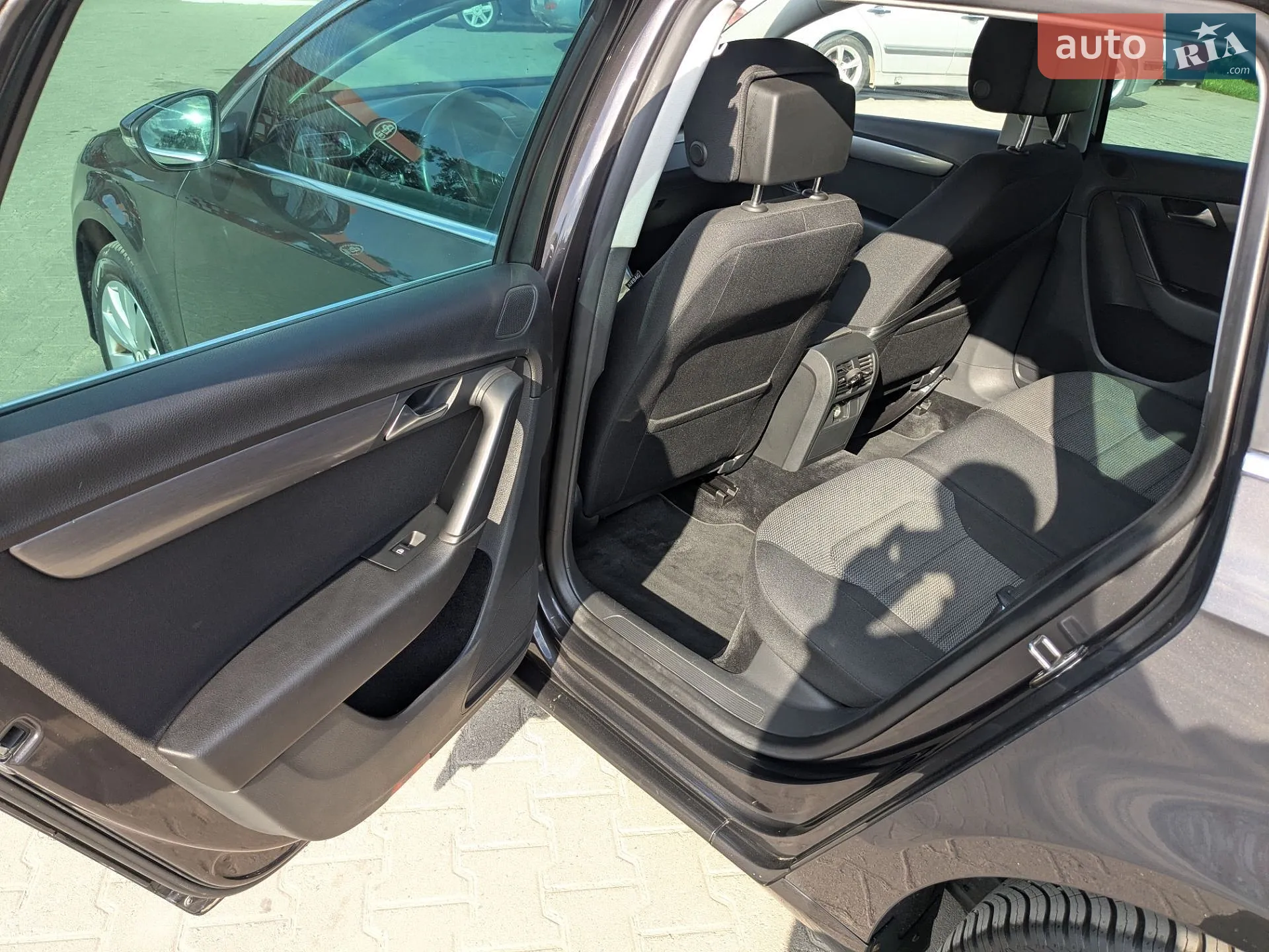 2010 Volkswagen Passat - мініатюра 20