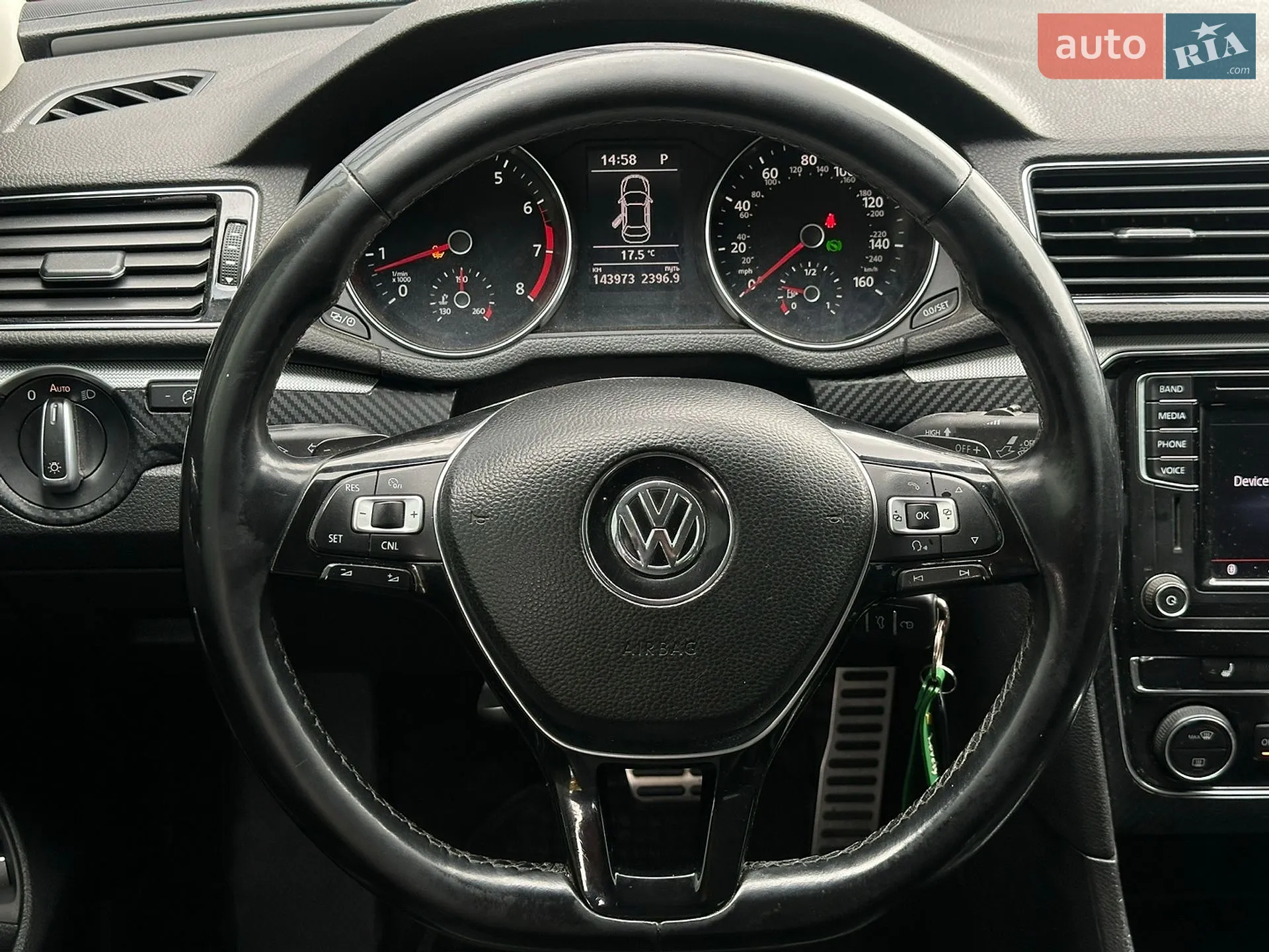 2016 Volkswagen Passat - мініатюра 16