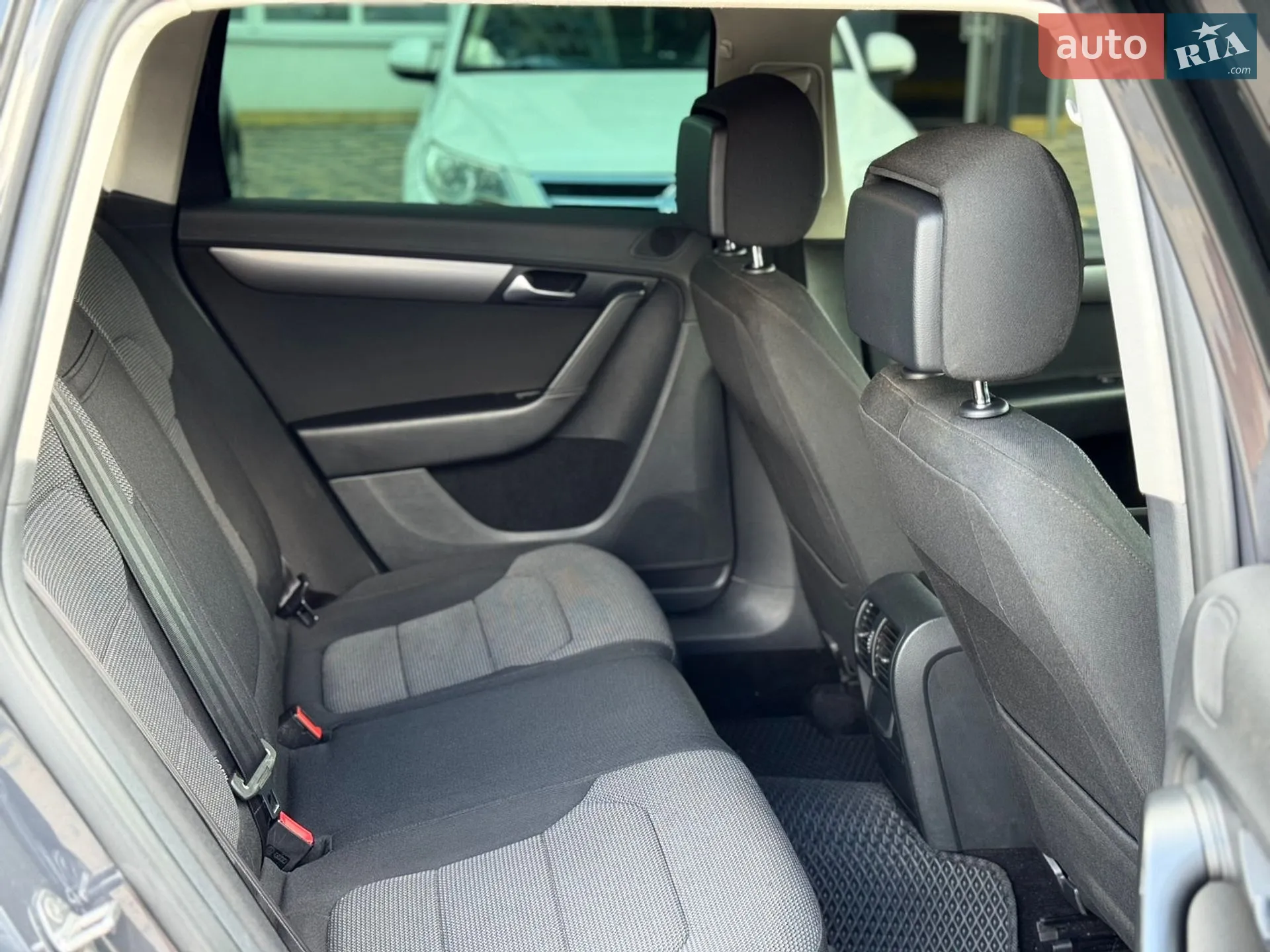 2013 Volkswagen Passat - мініатюра 30