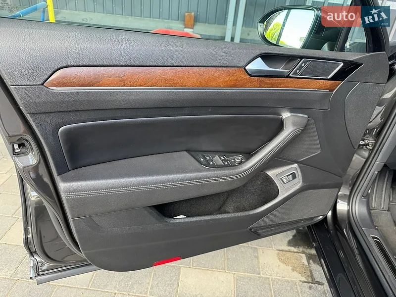 Volkswagen Passat 2018 VIN WVWZZZ3CZJE197497 фото оголошення 19 з 90