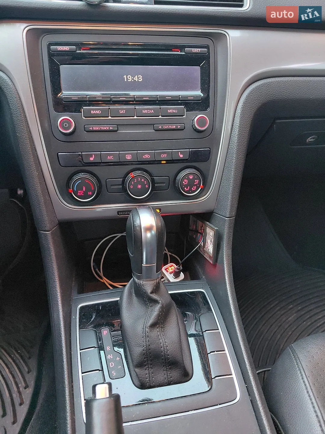 2014 Volkswagen Passat - мініатюра 24