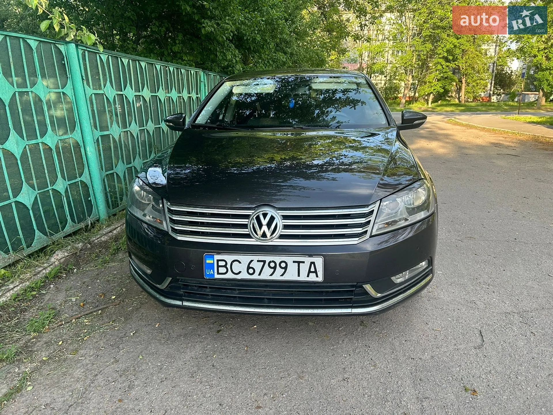 2010 Volkswagen Passat - мініатюра 2