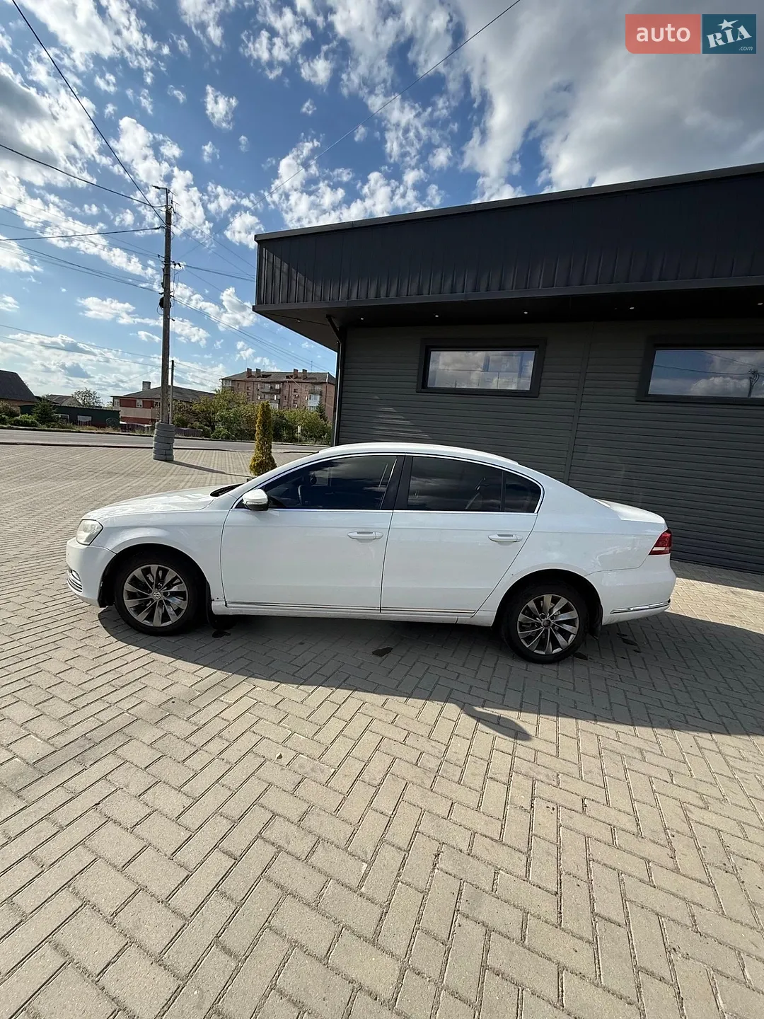 2011 Volkswagen Passat - мініатюра 2