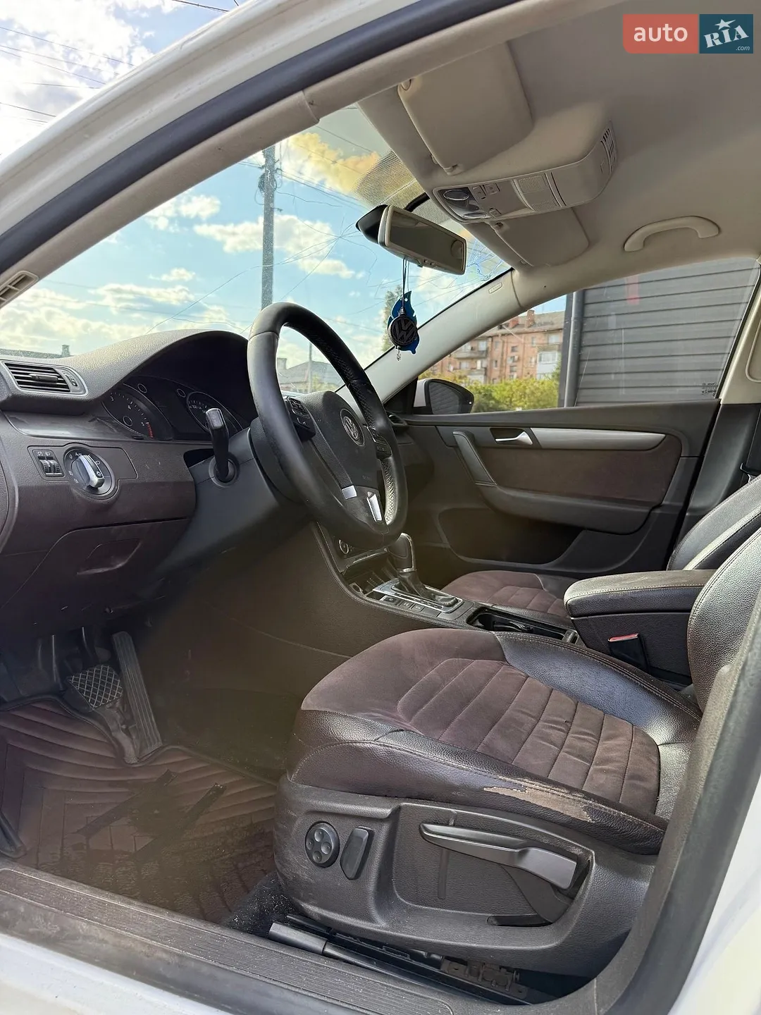 2011 Volkswagen Passat - мініатюра 24