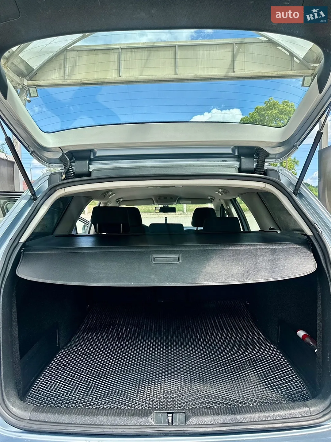2010 Volkswagen Passat - мініатюра 27