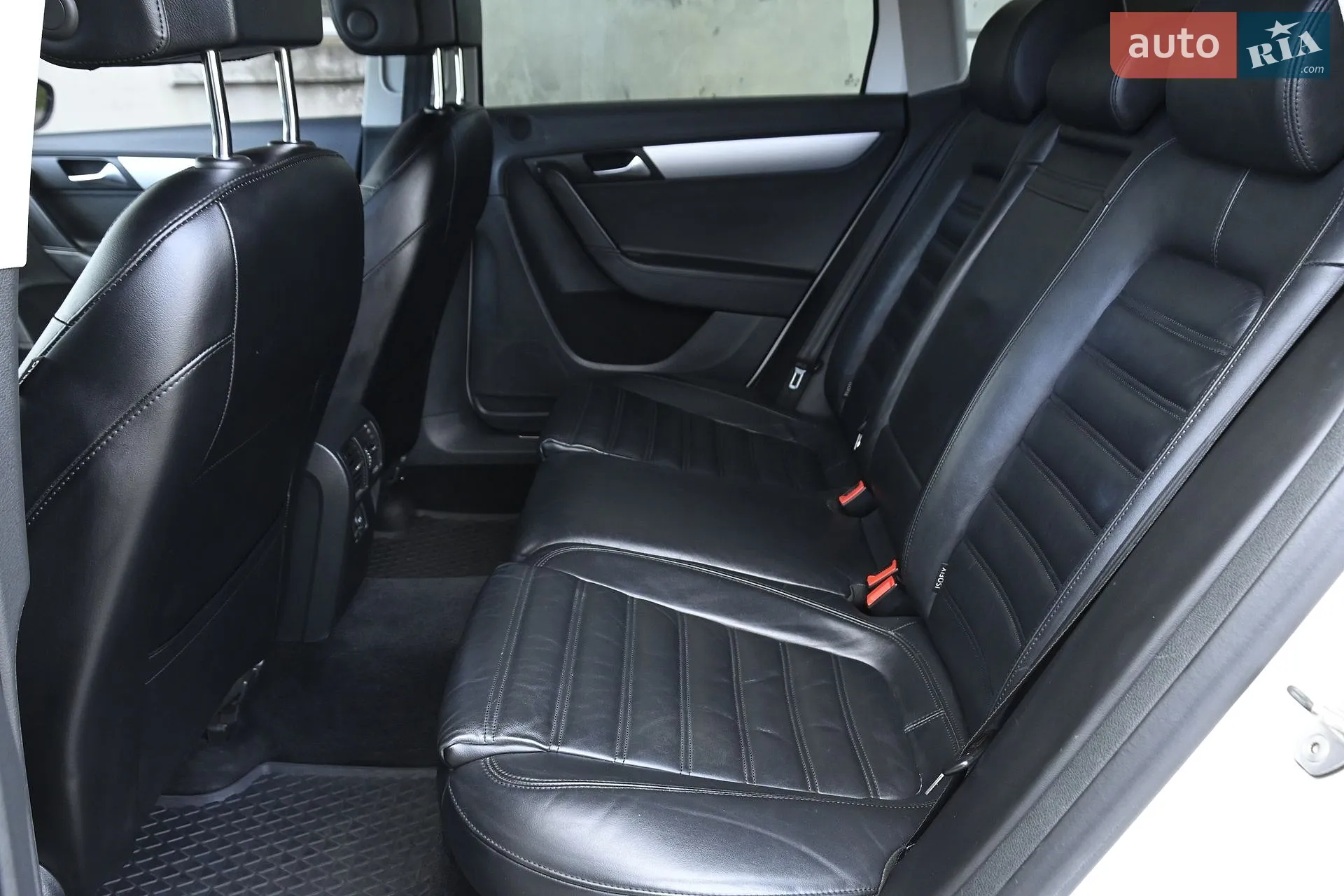 2014 Volkswagen Passat - мініатюра 36