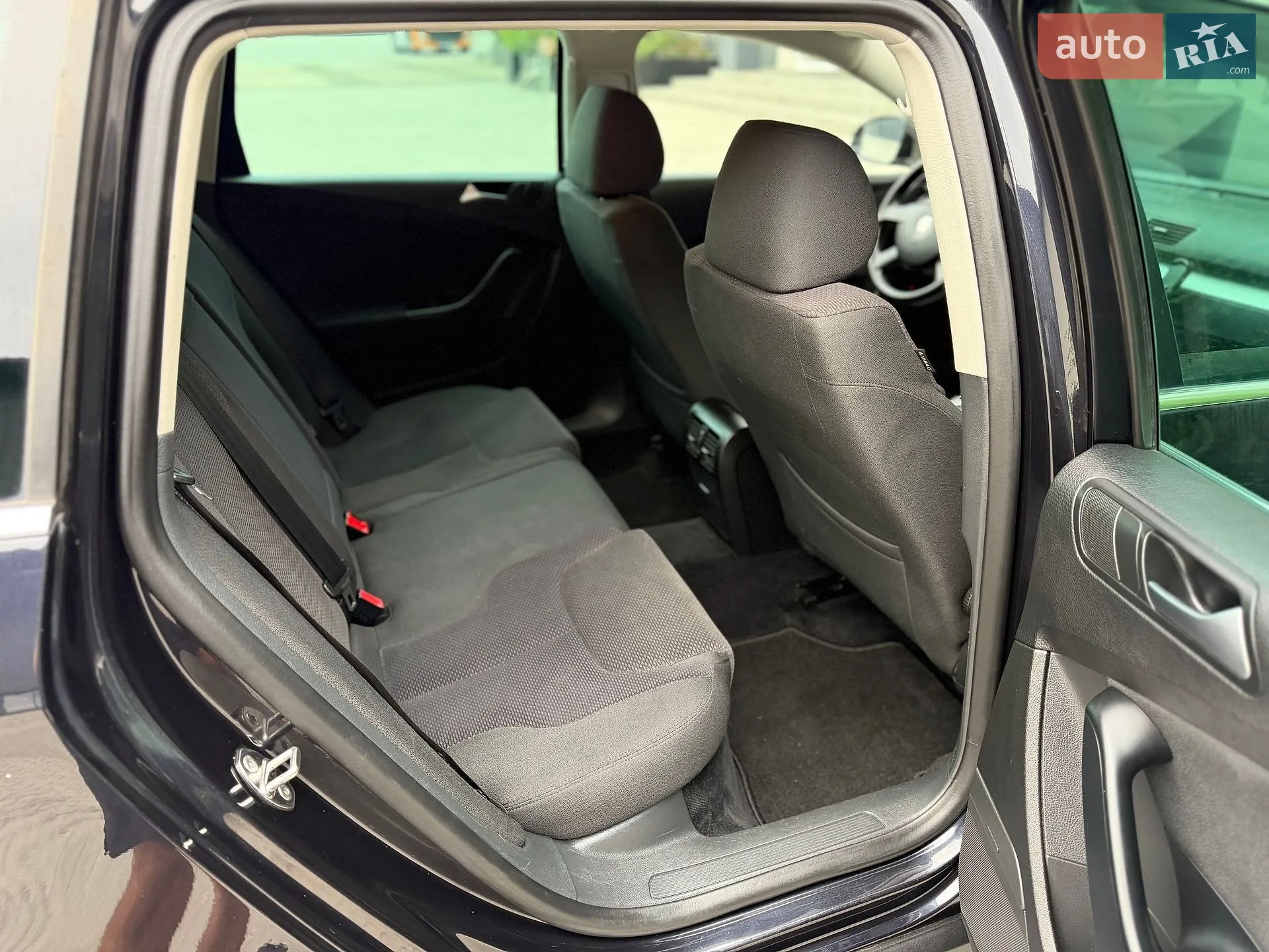 2010 Volkswagen Passat - мініатюра 82