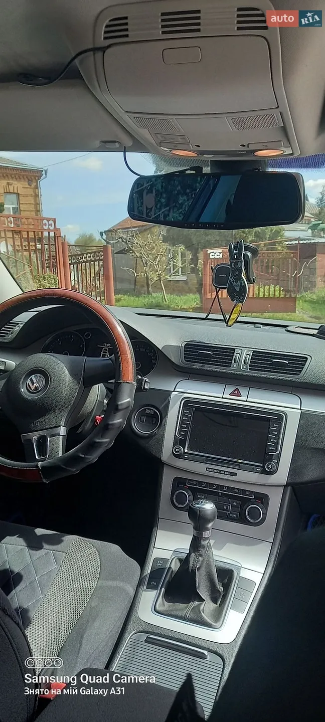 2010 Volkswagen Passat - мініатюра 8