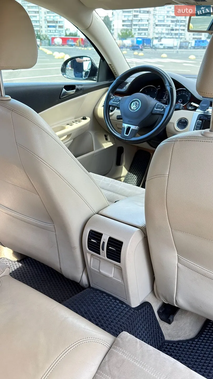 2010 Volkswagen Passat - мініатюра 5