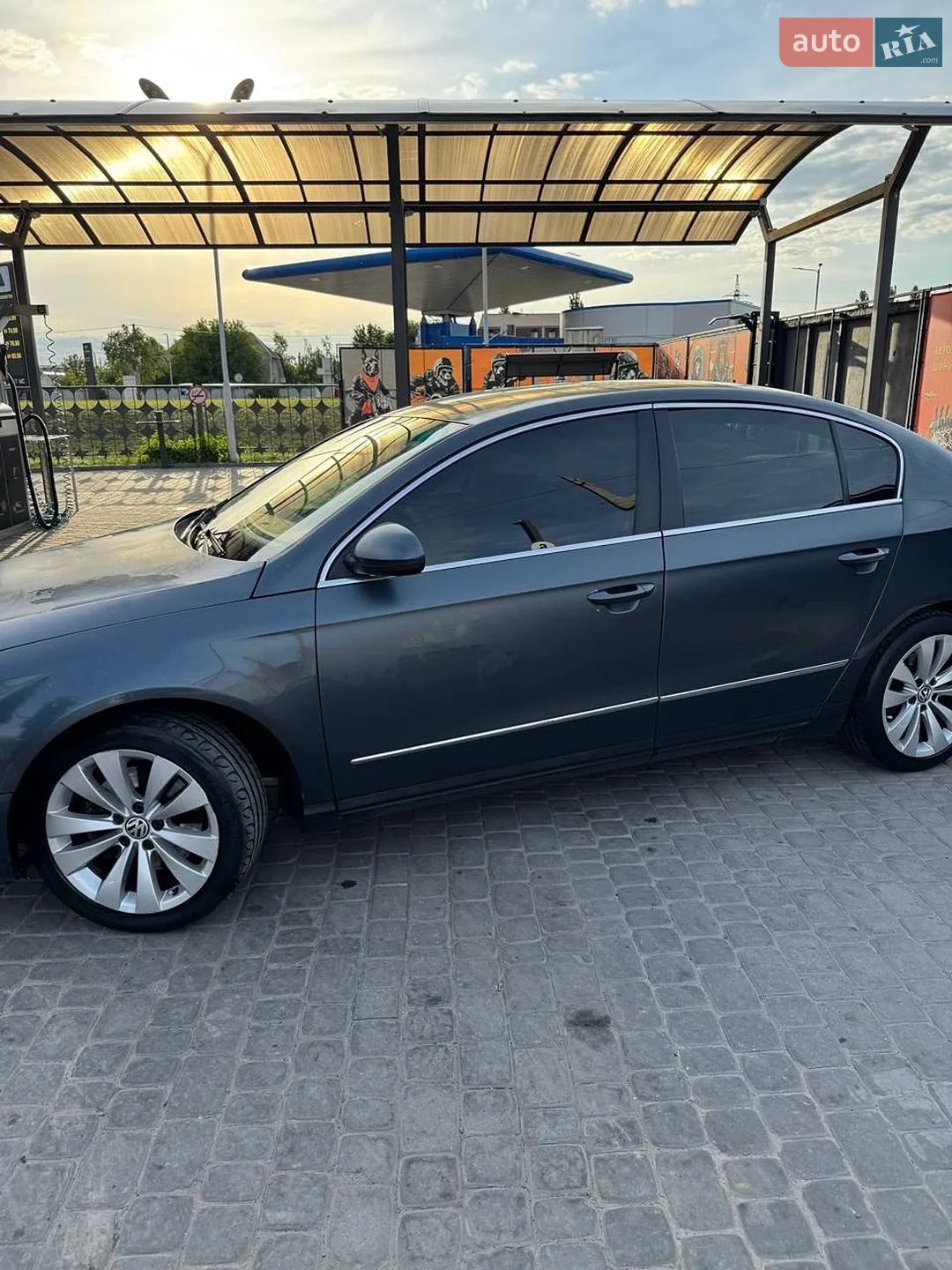 2010 Volkswagen Passat - мініатюра 4