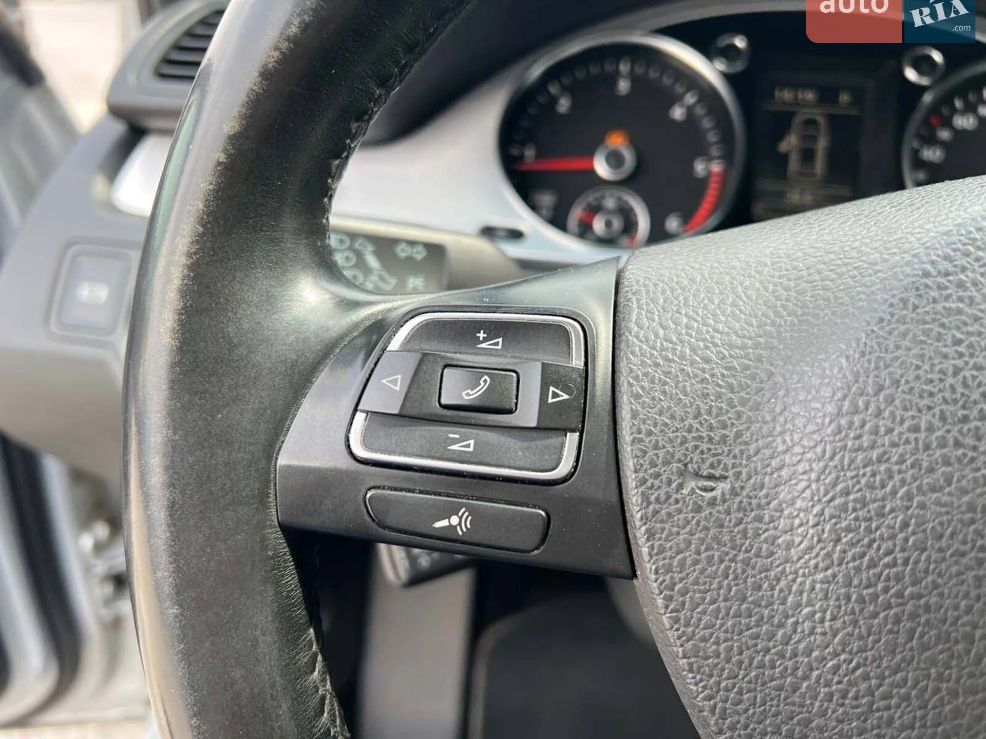 2010 Volkswagen Passat - мініатюра 27