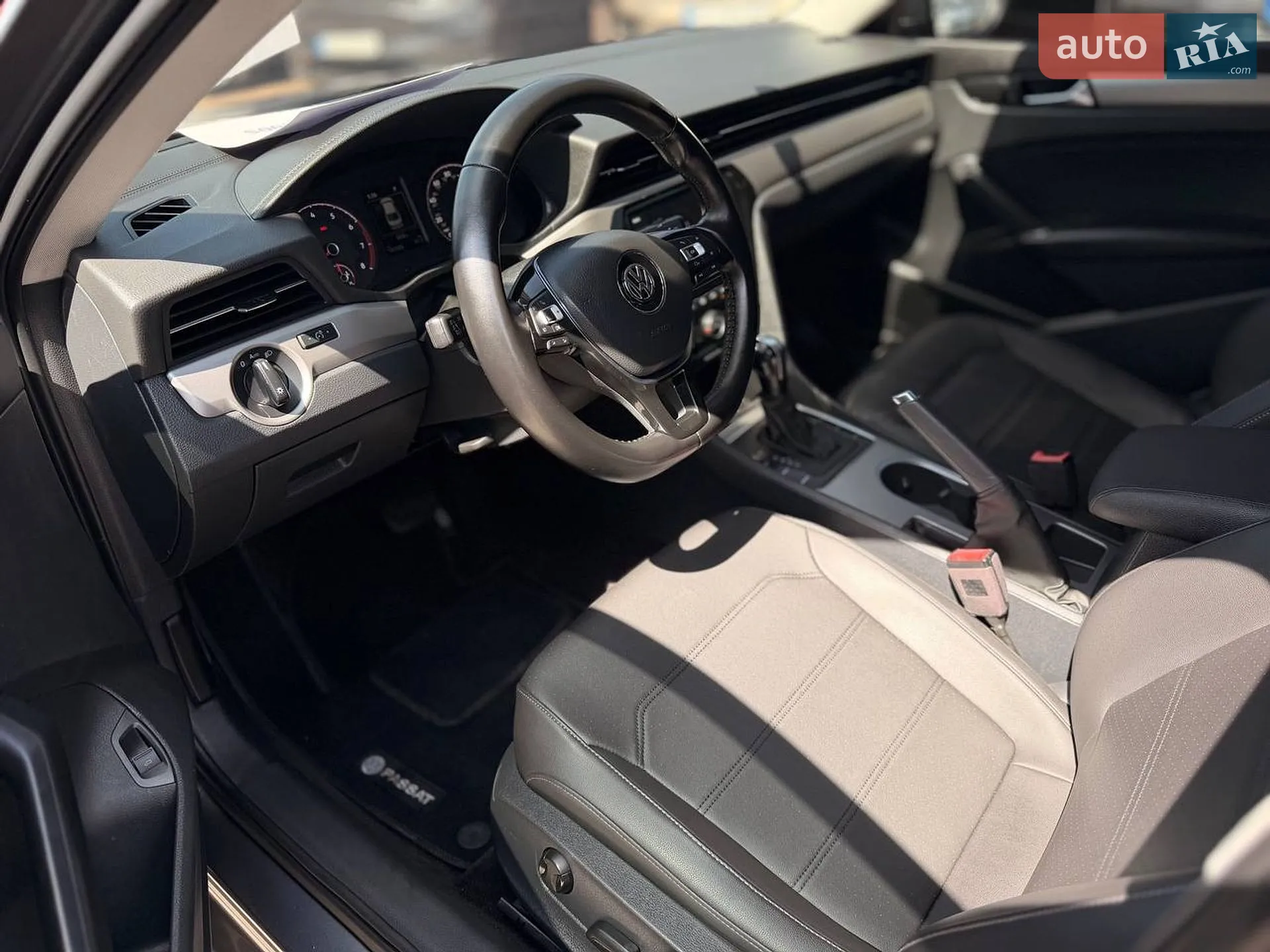 2019 Volkswagen Passat - мініатюра 12