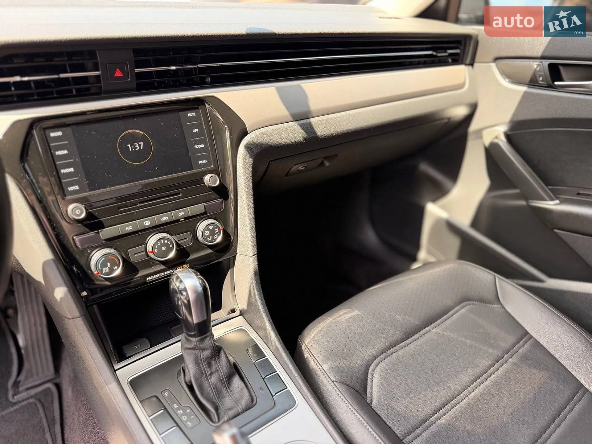 2019 Volkswagen Passat - мініатюра 13
