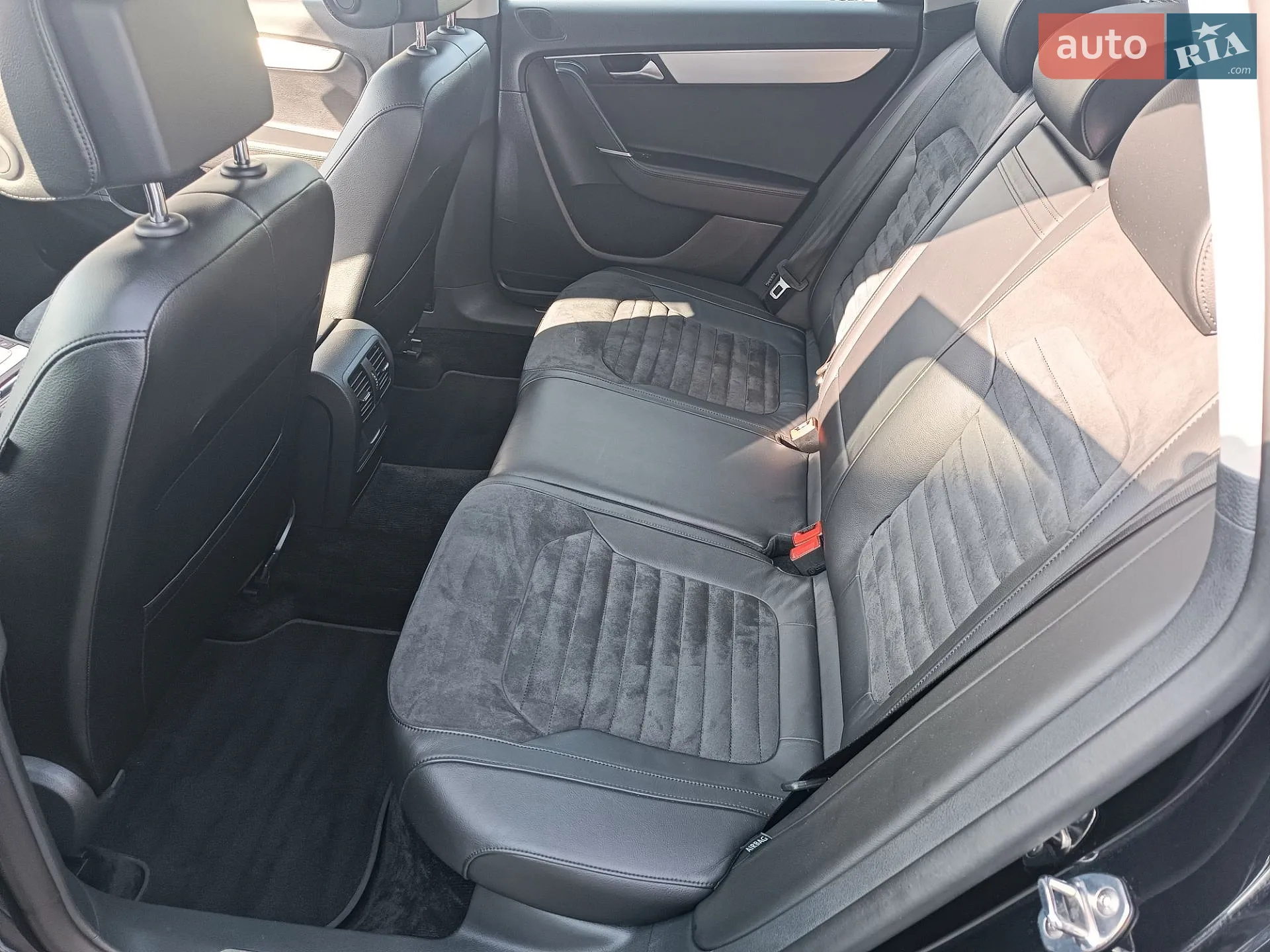 2011 Volkswagen Passat - мініатюра 27