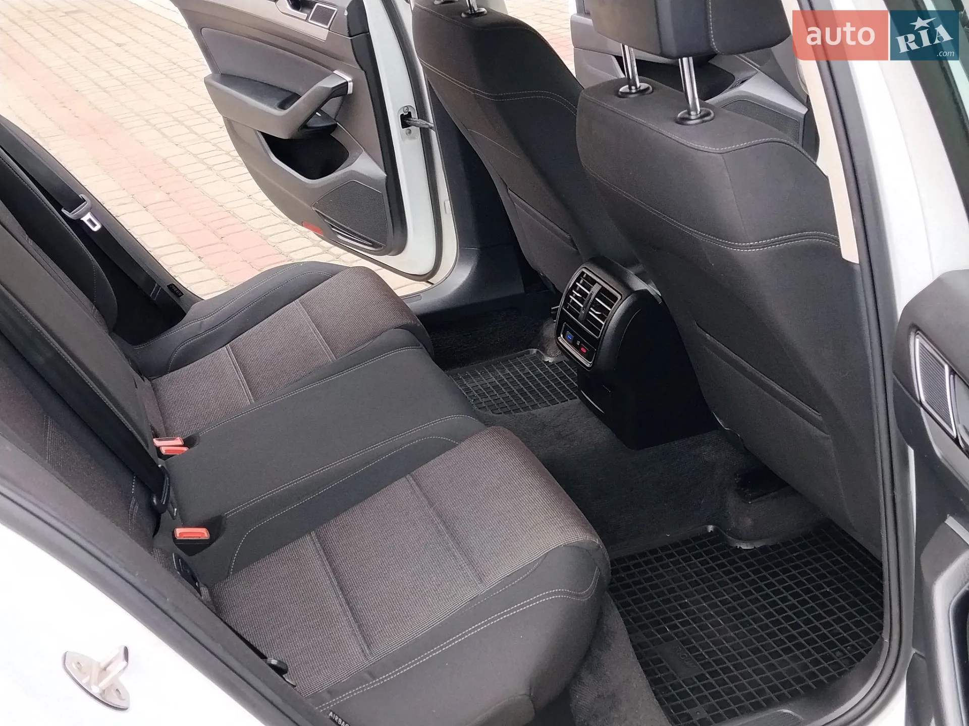 2016 Volkswagen Passat - мініатюра 15