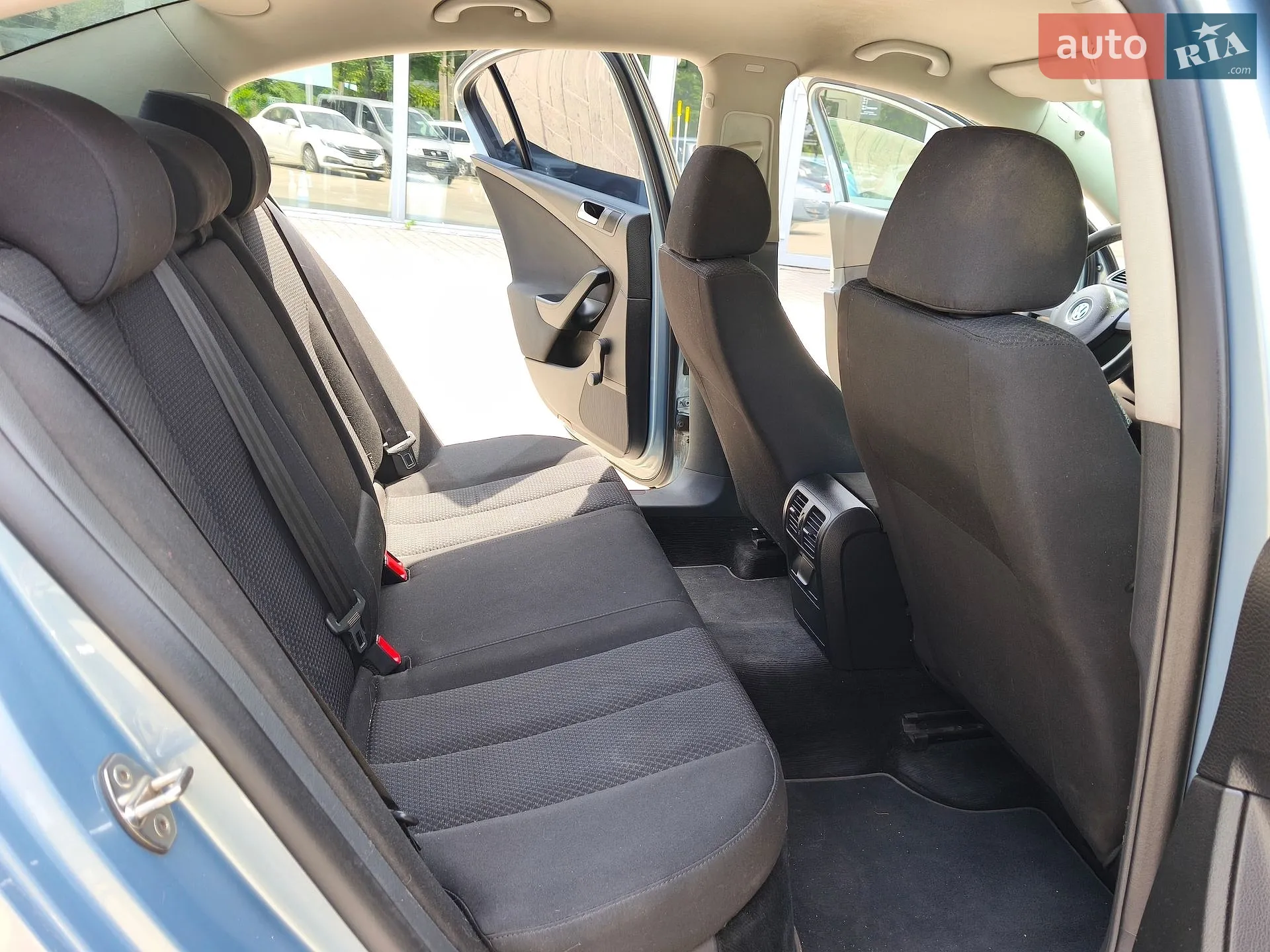 2010 Volkswagen Passat - мініатюра 13
