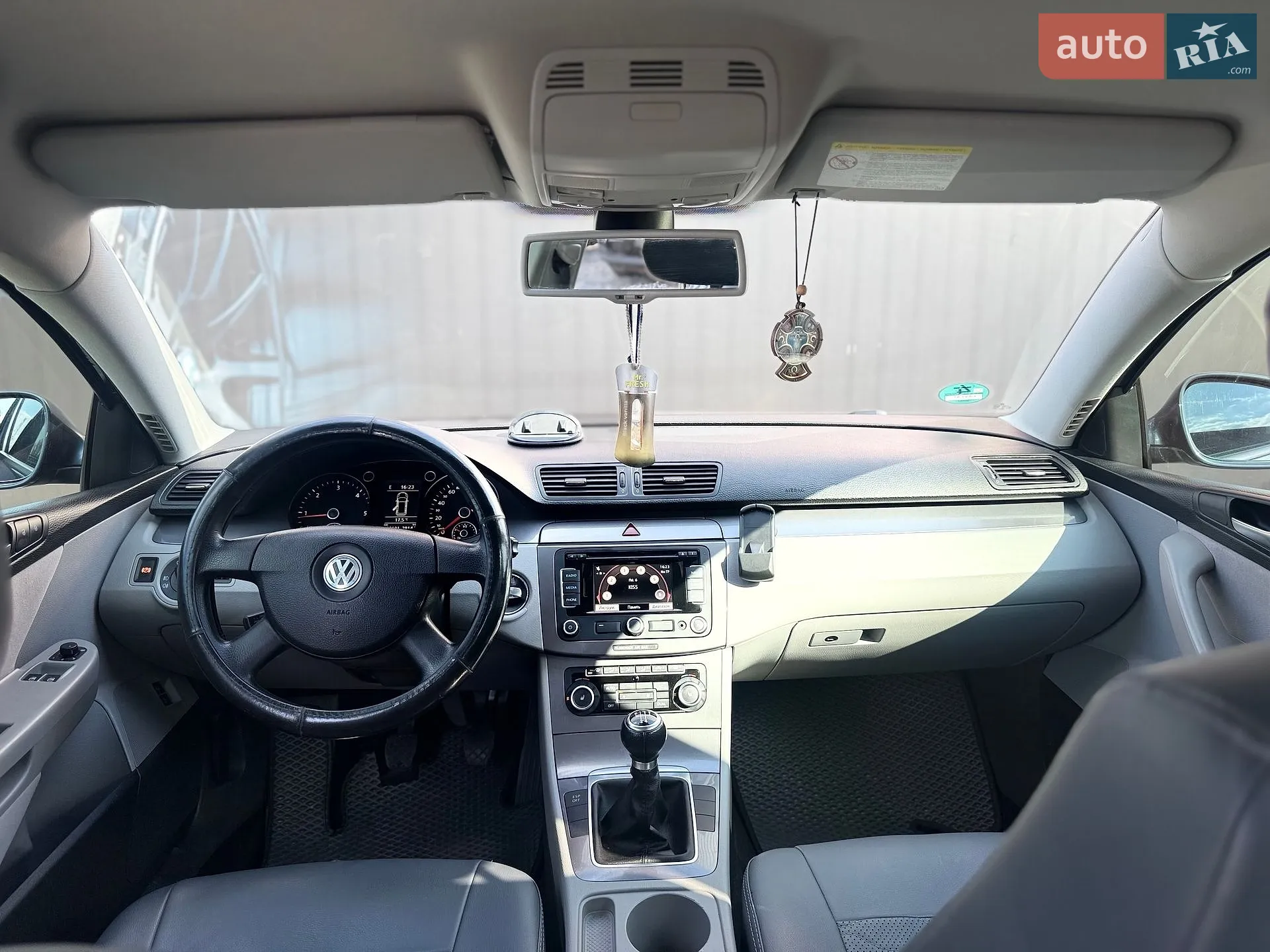 2010 Volkswagen Passat - мініатюра 35