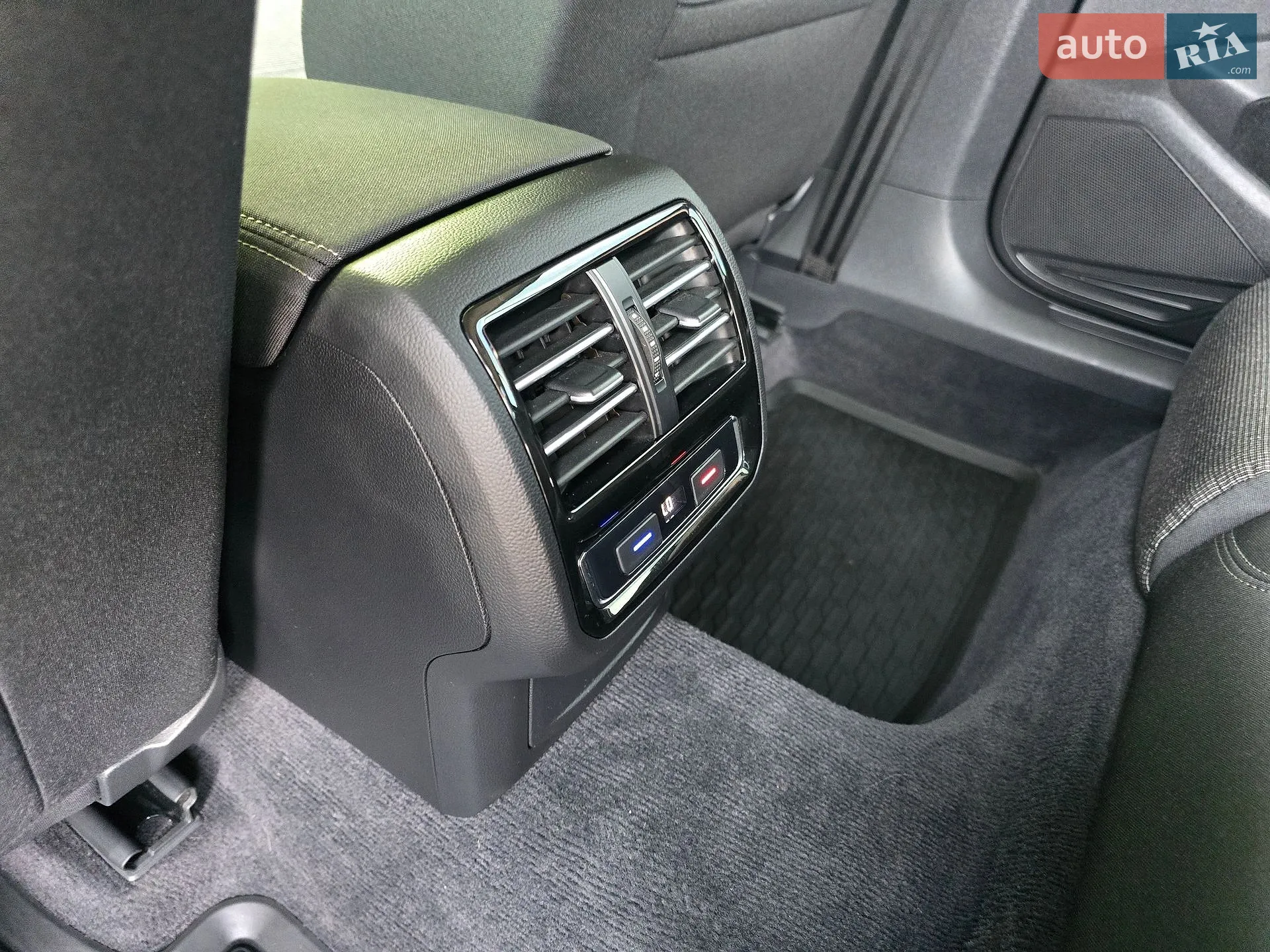 2018 Volkswagen Passat - мініатюра 25
