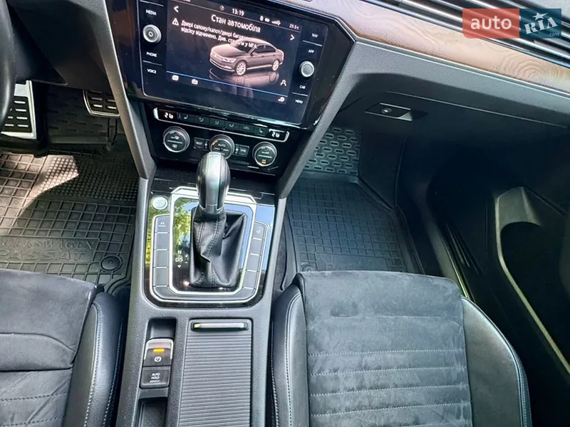 Volkswagen Passat 2018 VIN WVWZZZ3CZJE152620 фото оголошення 15 з 59
